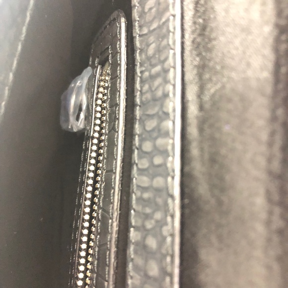 Banana Republic Lg Patent Croc Embossed Clutch - Picture 8 of 8